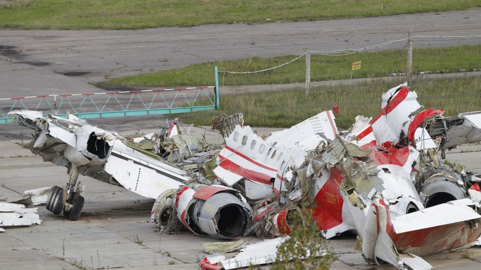 Wrak prezydenckiego samolotu TU-154M na lotnisku Siewiernyj w Smoleńsku