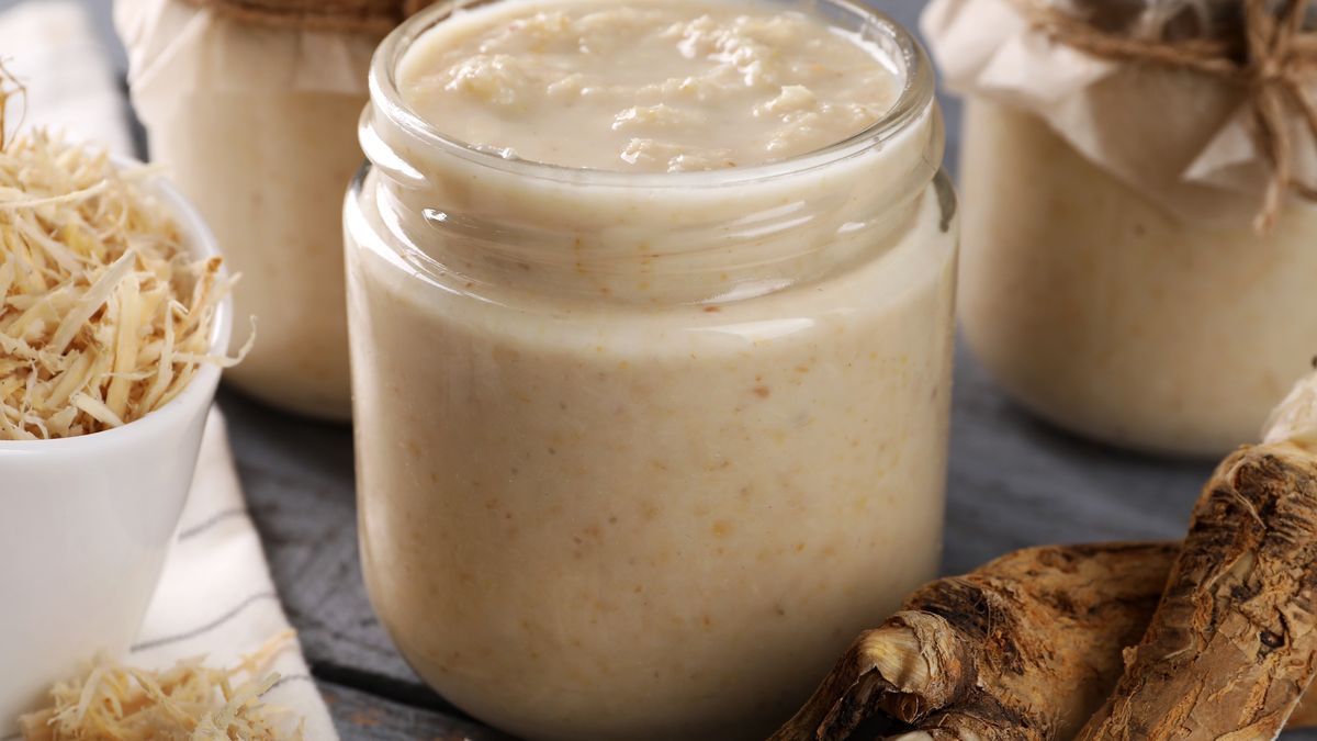 Chrzan z dodatkiem tartego jabłka nie tylko na Wielkanoc