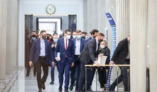 Hartwich tłumaczy pogoń za Morawieckim. "Dworczyk mnie popychał"