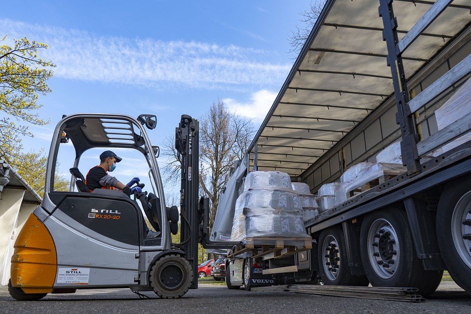 x-kom podarował częstochowskim szpitalom niezbędny sprzęt i środki ochrony, fot. materiały prasowe.