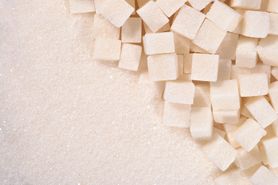 Sacharoza – właściwości, zastosowanie i szkodliwość