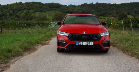 Škoda Octavia RS wyceniona. Najmniej zapłacimy za klasyczną benzynę