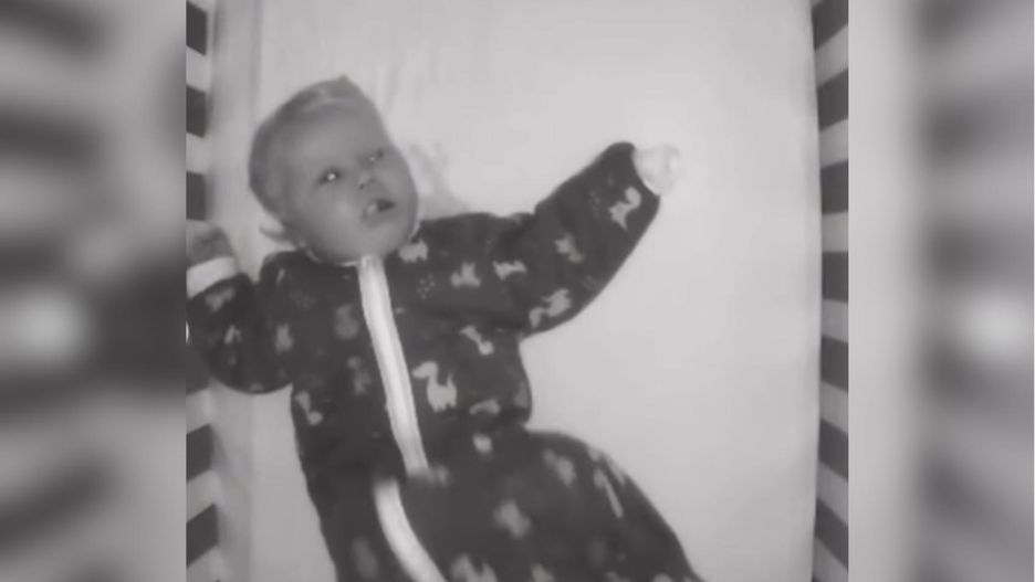 Niemowlę prawie zakrztusiło się smoczkiem w łóżeczku