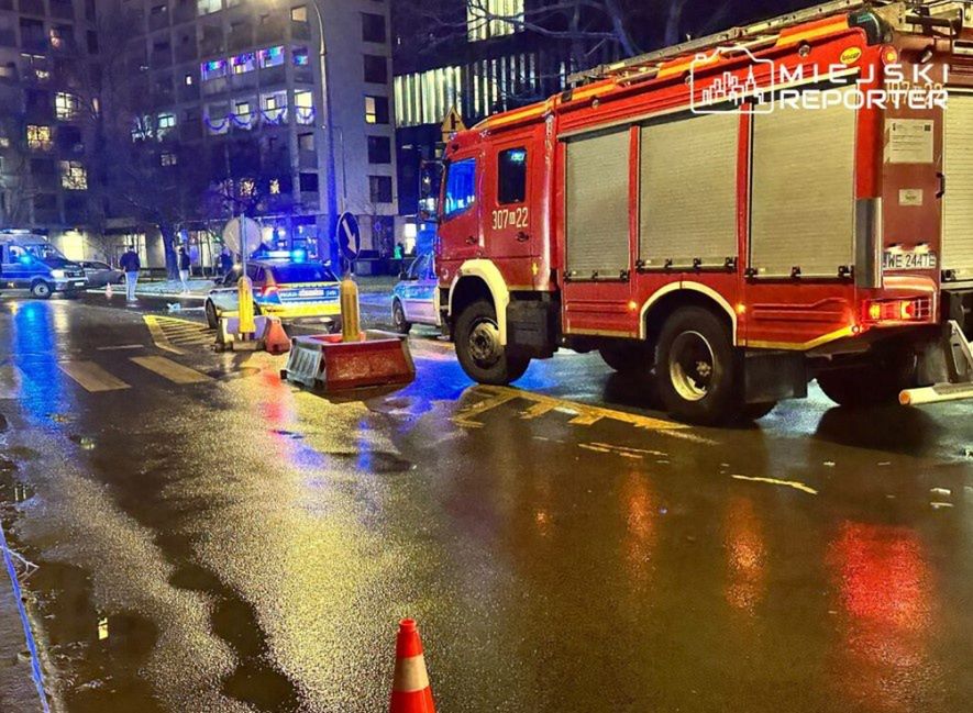 Potrącił i przejechał 14-latka na Woli. Pieszy reanimowany. Kierowca odjechał