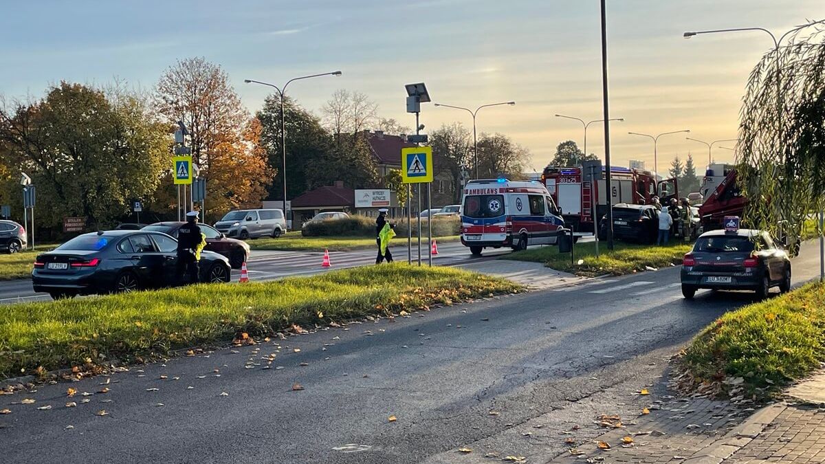 Zderzenie nissana ze skodą na al. Witosa