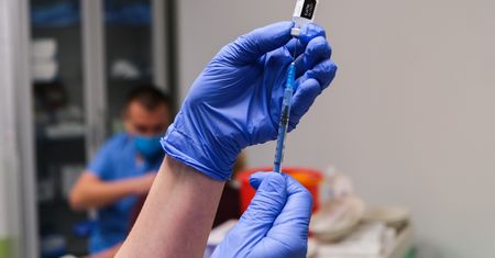 Koronawirus w Polsce. Ilu z nas chce się zaszczepić? Najnowszy sondaż
