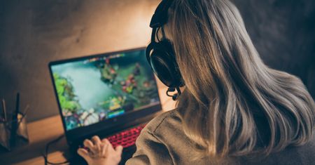 “Tanie” laptopy do gier już w sklepach. Premiera GeForce RTX 5050