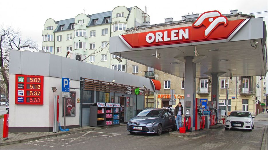 Hot dogi, Orlen i Koloseum w Paryżu. Błąd młodej działaczki od Ziobry