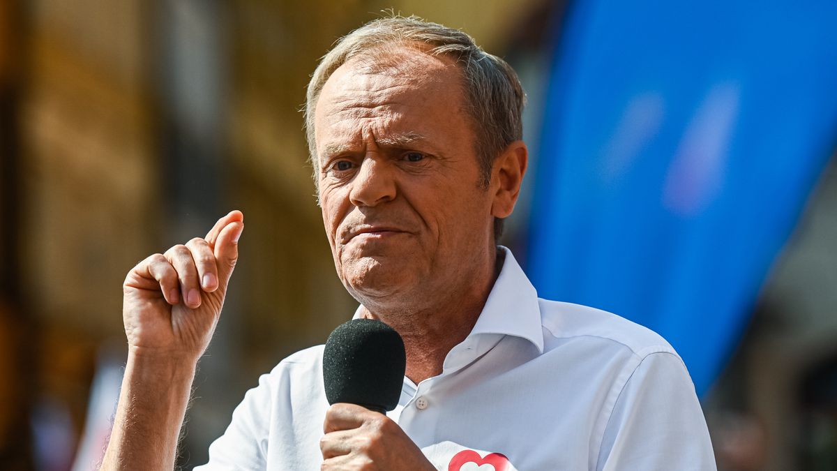 Donald Tusk o cenach wakacji w Polsce. Czy mówił prawdę?