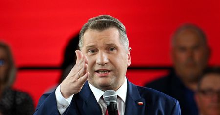 Słowa Czarnka wywołały burzę. Tak się tłumaczy