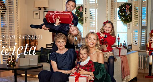 Bożonarodzeniowy spot biżuterii Apart znów w bajkowej scenerii, w roli głównej Małgorzata Socha