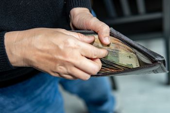Płacą 55 zł za godzinę, brakuje pracowników. Polska branża ma problem