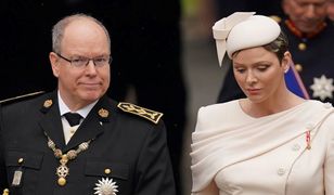 Najsmutniejsza księżna na koronacji. Charlene wciąż ma taką samą minę