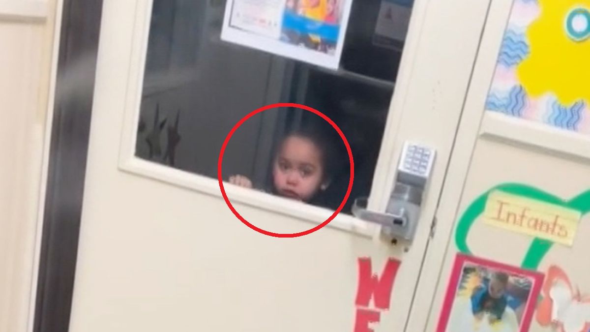 2-latka została w przedszkolu zupełnie sama. Dziecko przeżyło prawdziwą traumę 