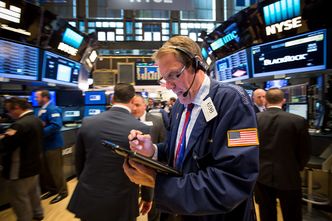 Amerykanie dzisiaj decydują. Horror na rynkach trwa