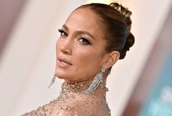 Nieudana stylizacja Jennifer Lopez? Podarte spodnie to dopiero początek