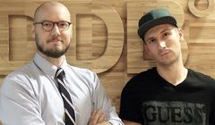 Michał Sęk i Tomasz Bujok: z JWT do DDB Warszawa