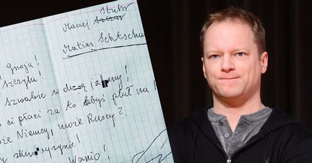 Stuhr pokazał list od antyfanki: "Ty SZWABIE w du*ę je*any! ŻEBYŚ ZDECHŁ!"