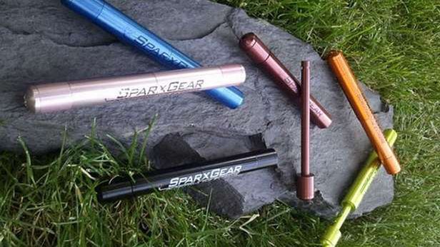 Zapalniczka zasilana powietrzem. Jak działa dawny sposób rozpalania ognia? 1