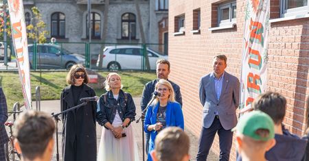Toruń. Uczniowie zaprojektowali herb Podgórza. Odsłonięto niezwykły mural [zdjęcia]