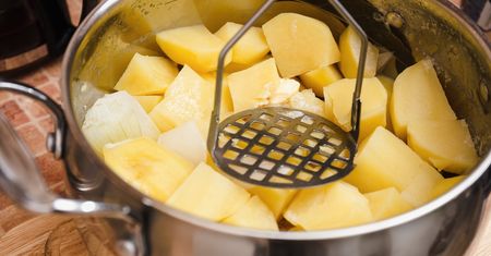 Dodaj do ziemniaków zamiast soli. Będą zdrowsze, a pyszne i aromatyczne