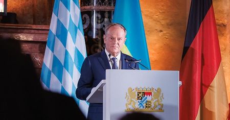 Monachium. "Potrzebujemy amunicji, a nie komplementów". Tusk oddał hołd Ukraińcom podczas MSC