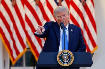 Amerykanie słono płacą za decyzję Trumpa. Rachunek wciąż rośnie