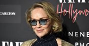 Sharon Stone wygina się w stroju kąpielowym. My patrzymy na drugi plan