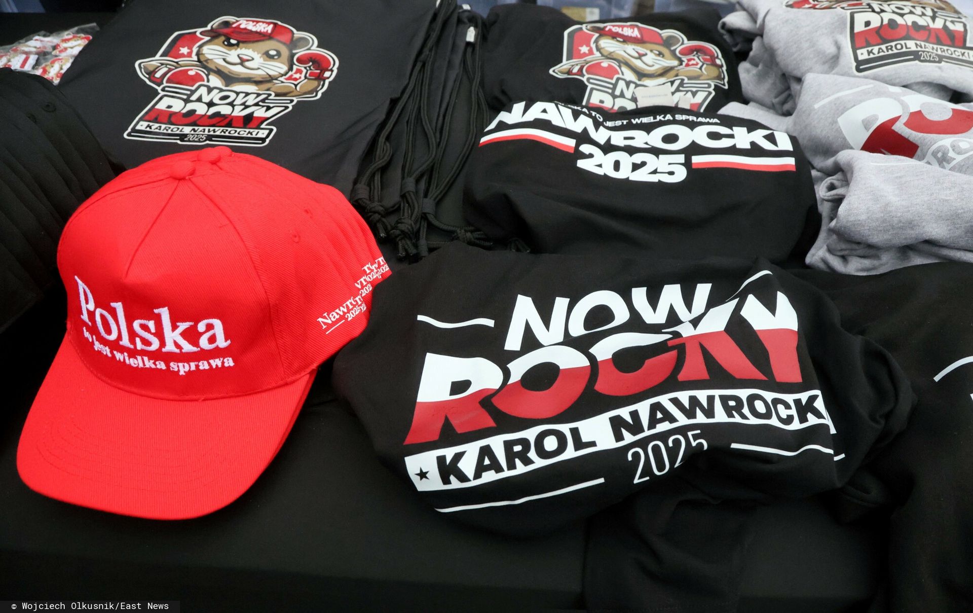 Prezydent o koszulce z napisem "Nawrocky"