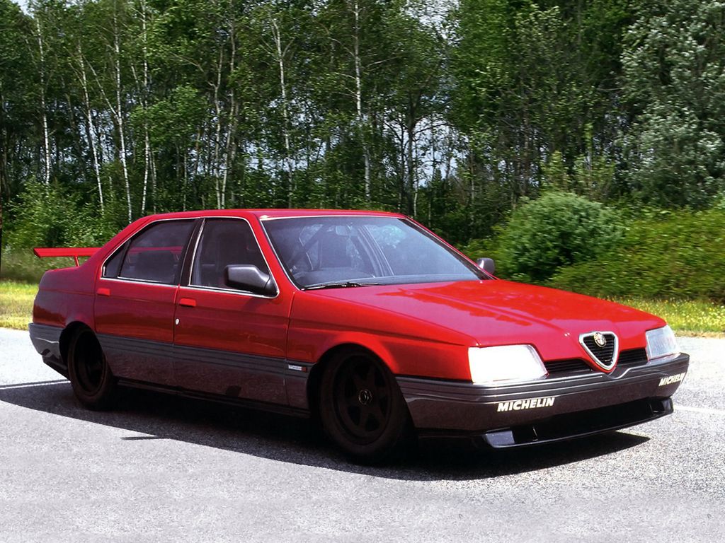 Niepozorna Alfa Romeo rozpędzała się aż do 340 km/h