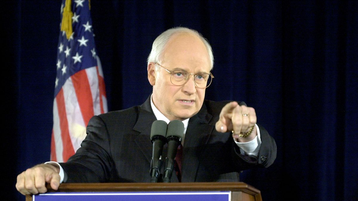 Republican Vice President-elect Dick Cheney (born Richard Cheney, 1941 - 2025) speaks from a lectern during a press conference, Washington DC, November 29, 2000. (Photo by Ron Sachs/CNP/Getty Images)