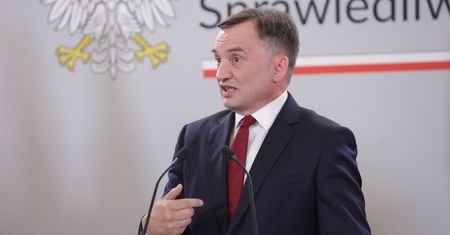 Zaufani ludzie Ziobry odchodzą. Zaplanowane "miękkie lądowanie"