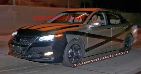 Nowa Honda Accord Hybrid (USA) na nocnych zdjęciach szpiegowskich [aktualizacja]