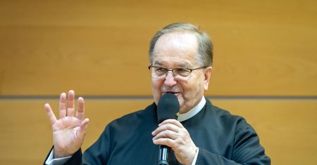 Rydzyk o protestach kobiet: "orgie satanistyczne". Winny Szatan i obostrzenia