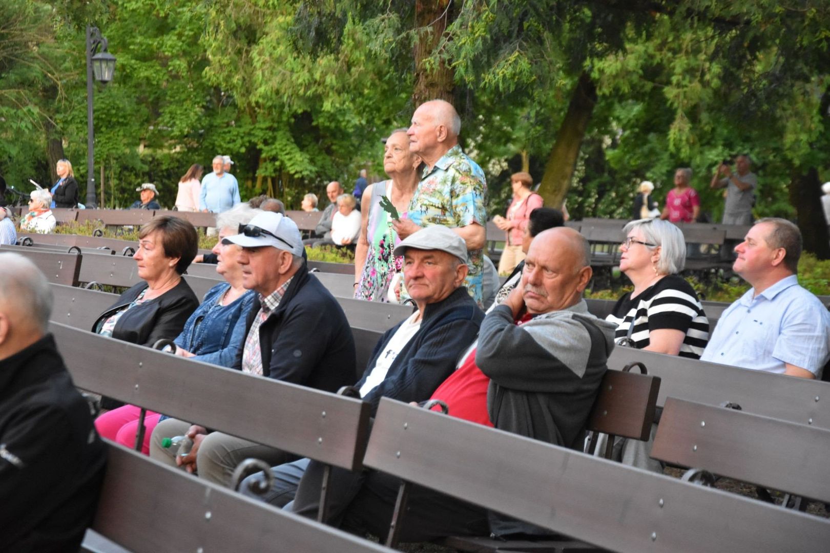 Niezwykły koncert Jacka Szyłkowskiego w Ciechocinku przyciągnął do parku przy tężniach tłumy