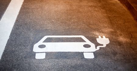 Polska na szarym końcu. Nie jesteśmy gotowi na samochody elektryczne