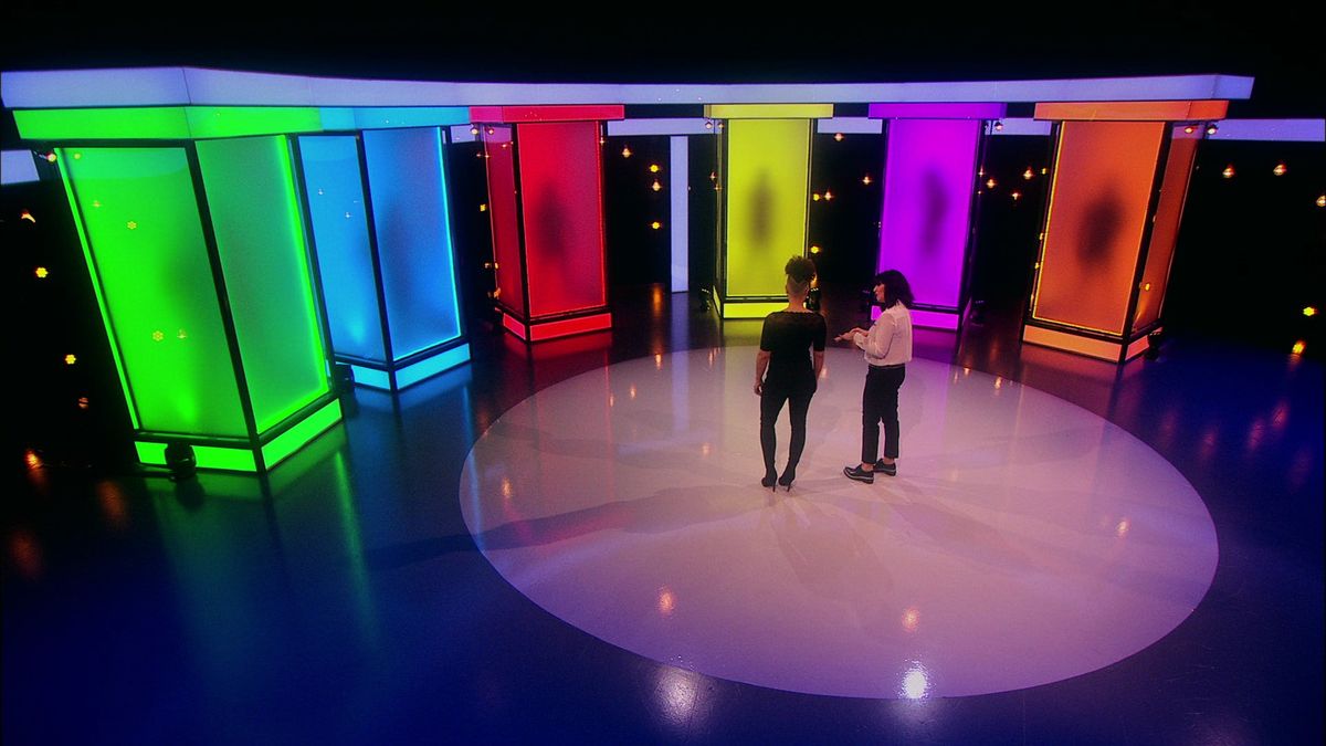 "Magia nagości" miała wystartować 14 maja