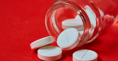 Naproxen - charakterystyka i działanie leku, wskazania do stosowania, przeciwwskazania, działania niepożądane