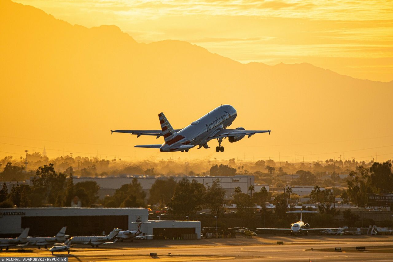 USA. Towarowy boeing 737 wpadł do wody