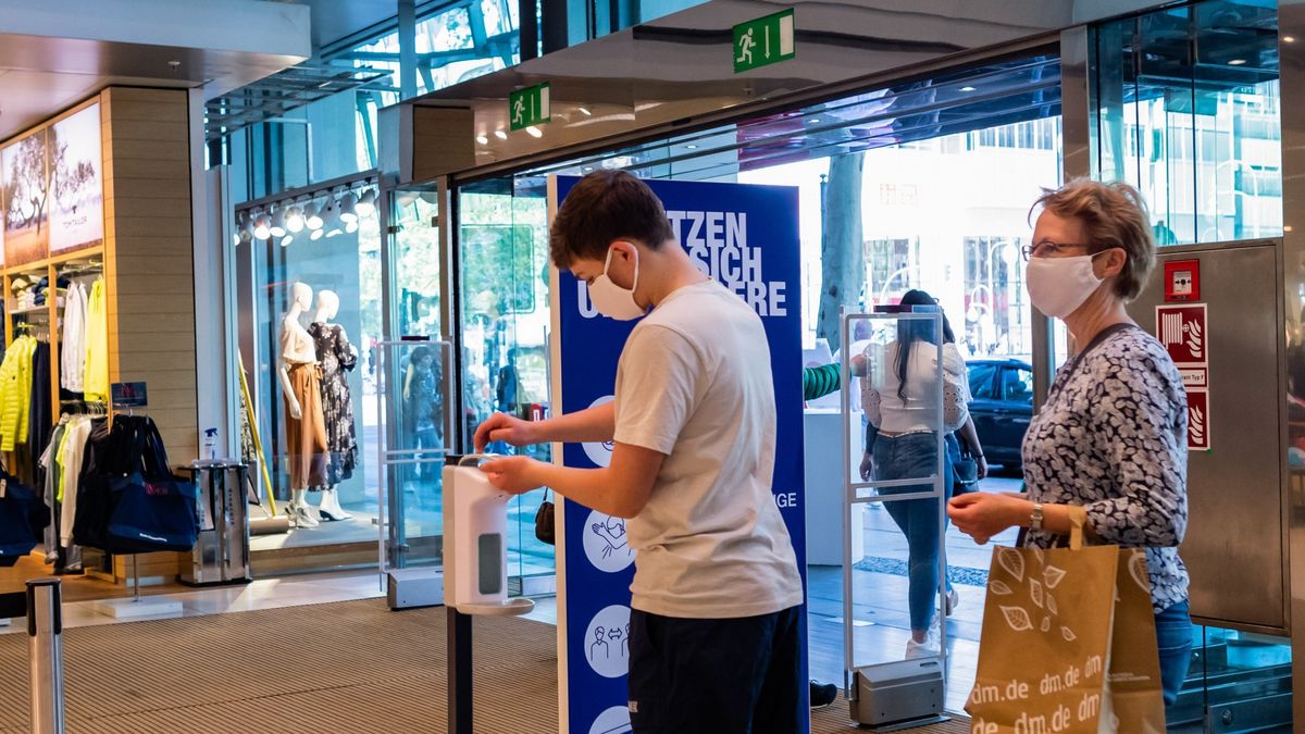 Niemcy wrócili do sklepów.