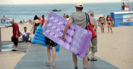 Koniec marzeń o wakacjach. Polacy rezygnują z wyjazdów