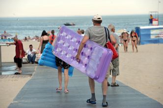 Koniec marzeń o wakacjach. Polacy rezygnują z wyjazdów