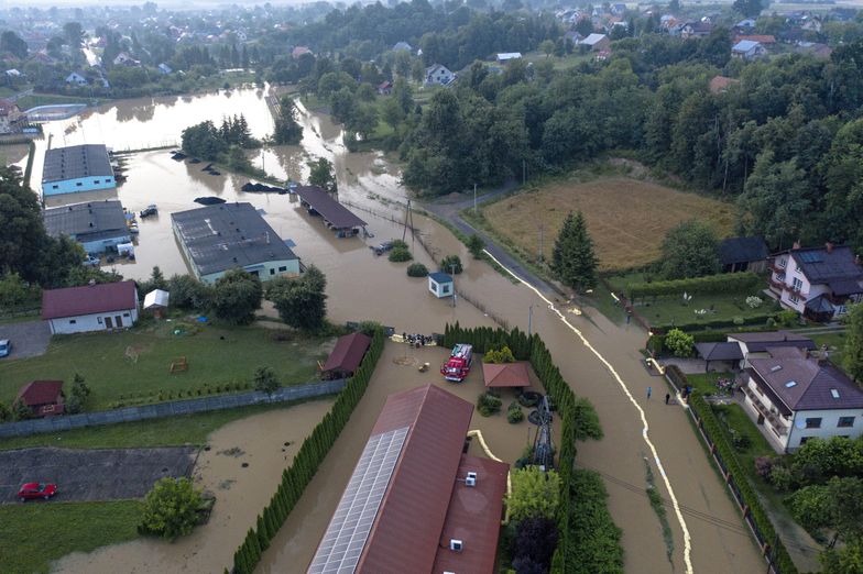 Szwajcaria boi się nagłej powodzi. Dlatego osusza jeziora