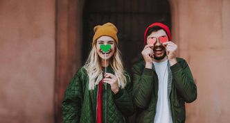 Walentynki niekoniecznie z drugą połówką – 37 proc. Polaków jest na tak