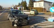 Groźne zderzenie dwóch aut osobowych – Poszkodowana została kobieta