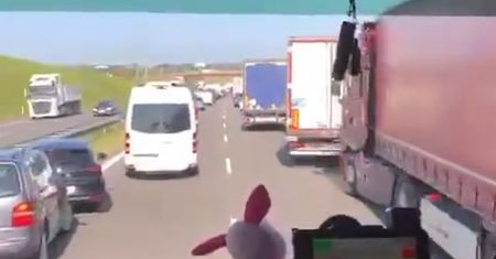 Tak zachowali się kierowcy na A4. "Pierwszy raz jadą autostradą?"
