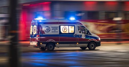 Rodzina wzywała karetkę, ale nie przyjechała. Trzylatka zmarła w szpitalu