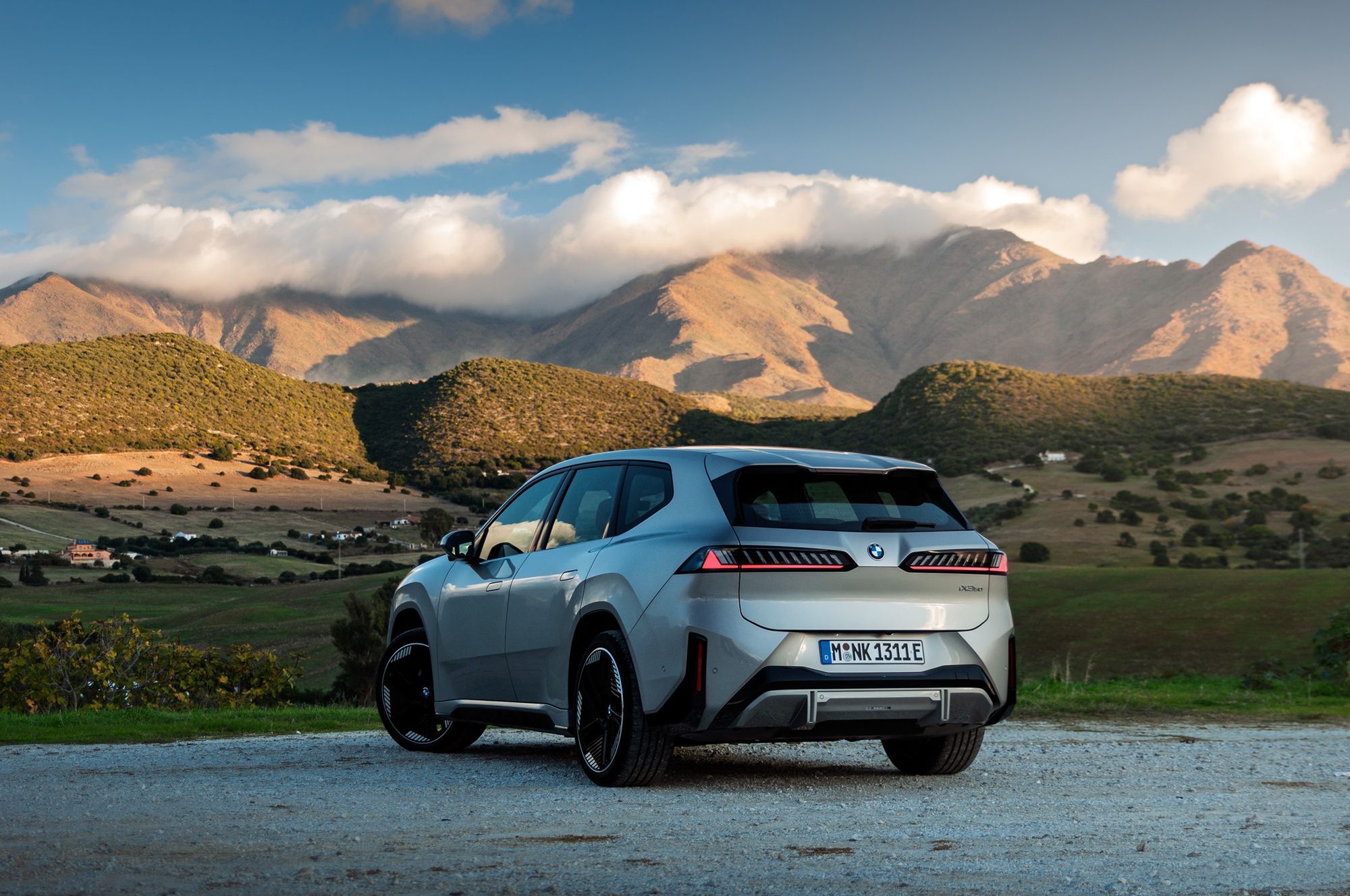 BMW iX3 50 xDrive (2025) - test, pierwsza jazda, recenzja