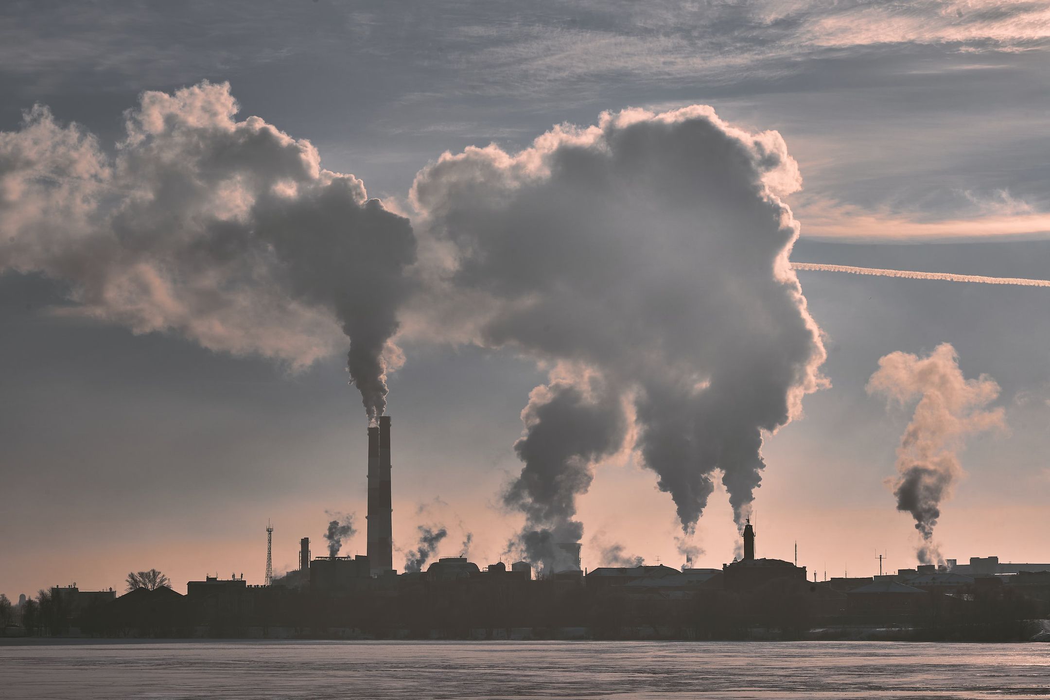 Smog a poronienia. Przebadali 45 tys. ciąż. Dane są przerażające