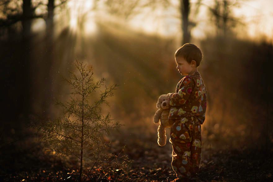 Żona kupiła mężowi aparat, by fotografował ich dzieci. Efekt przerósł jej oczekiwania 12